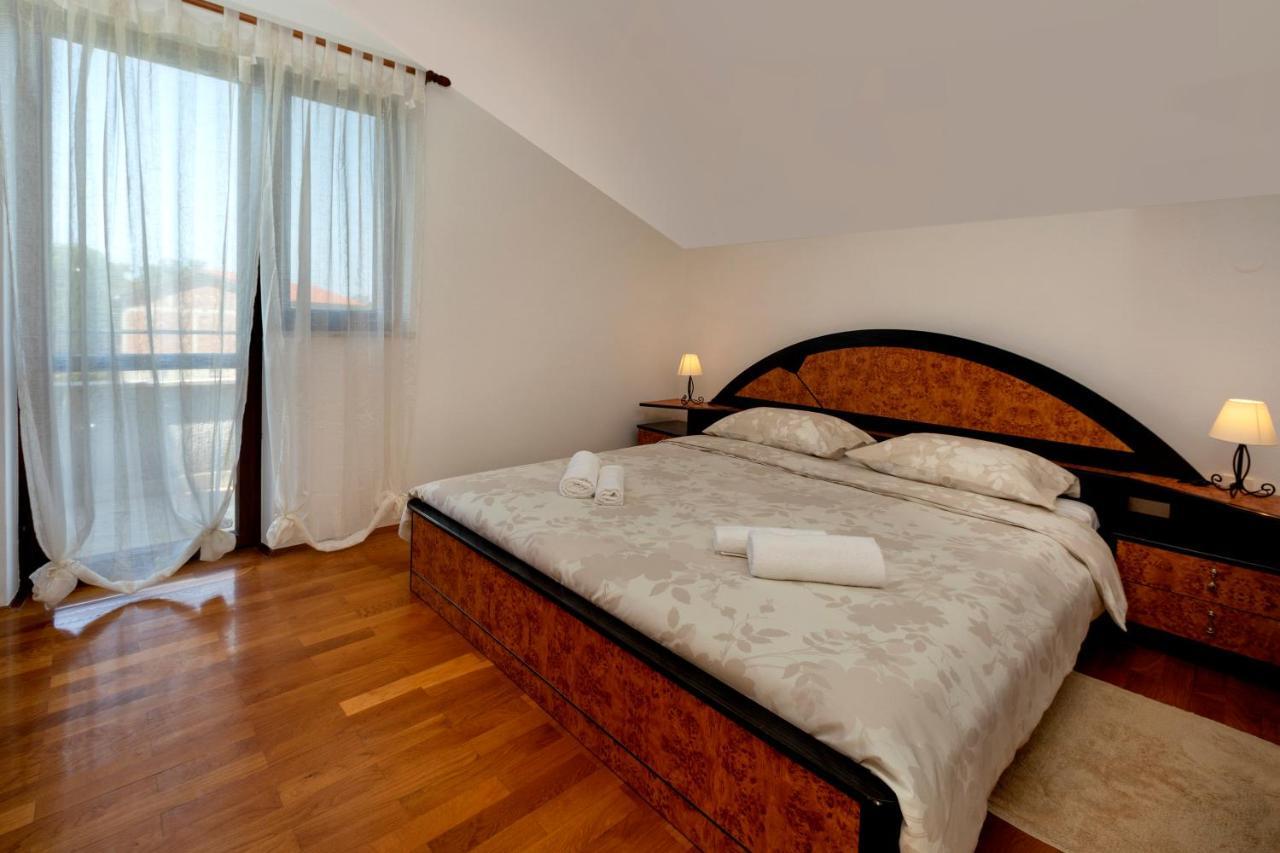 App Fiorela Poreč Exterior foto