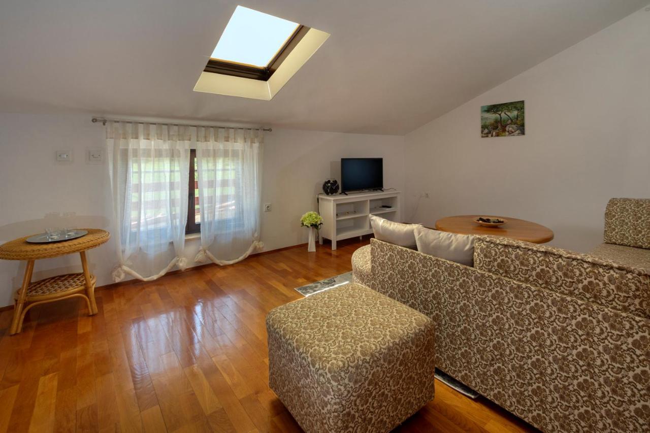 App Fiorela Poreč Exterior foto